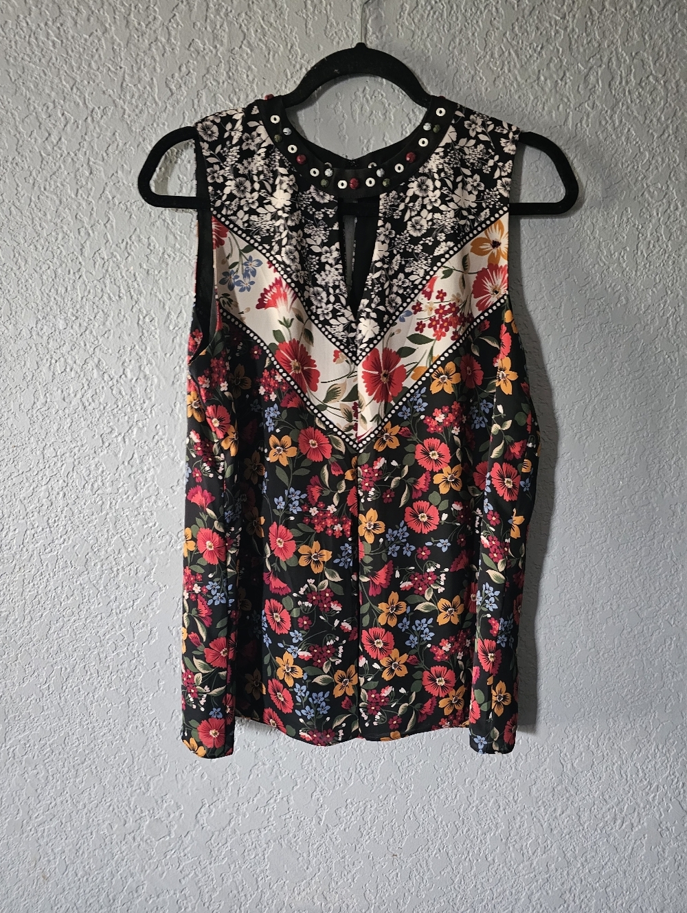 Laundry Floral Sleeveless V-Neck Blouse with Embellished Collar - Black Multi